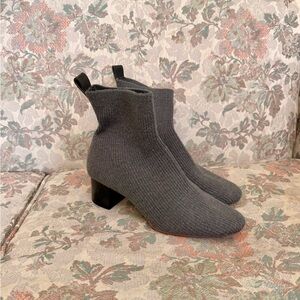 Everlane The Wool Glove Boot Dark Grey Ribbed Knit Block Heel Booties 8.5